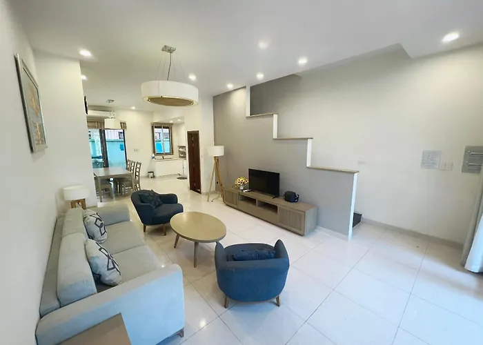 Chuoi 5 Phong Ngu Royal Lotus Apartment