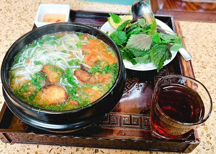 Chuoi 5 Phong Ngu Royal Lotus * Hạ Long